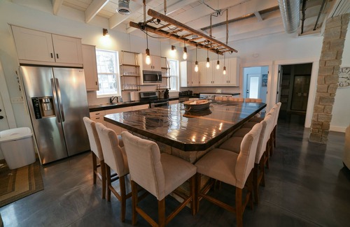 Fish Creek House | GREAT location across from YMCA. Can accommodate LARGE groups
