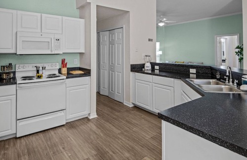 Southside House | Great Location and Upgraded Apartment