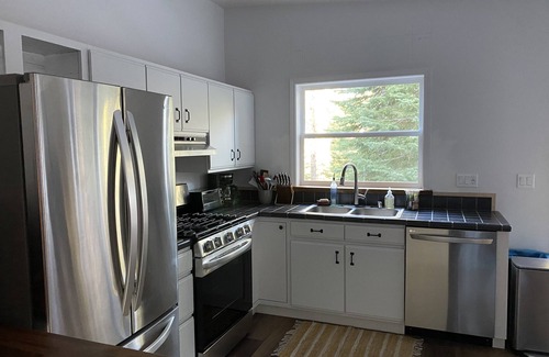 Truckee Cabin | Great location & features!