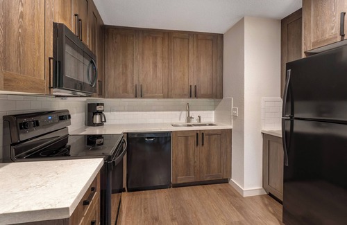 Sapphire Resort | Great Location for Trails and Exploring the Wild! 3 Units with Kitchen, Pool