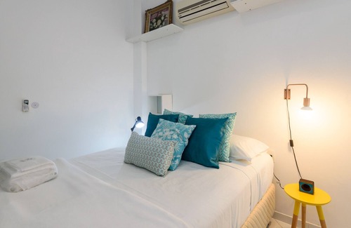 Leblon Apartment | Great Location in Leblon Cg103 Z1