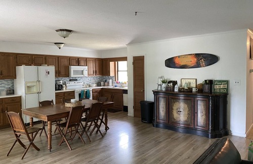 Henrico Cottage | Great Location Lake Gaston Waterfront Cottage