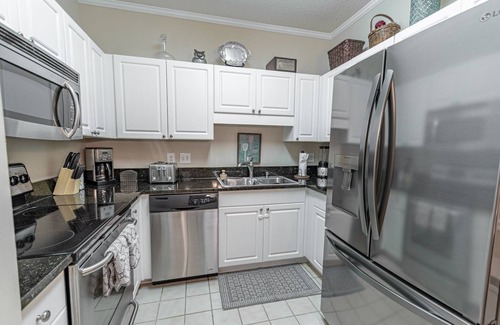 Vaught Condo | Great Location minutes from Golfing & the Beach!