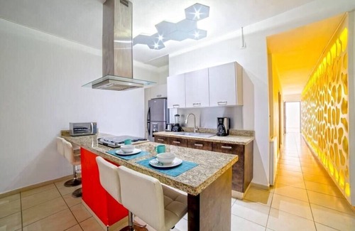 Diaz Ordaz Condo | Great location + rooftop pool
