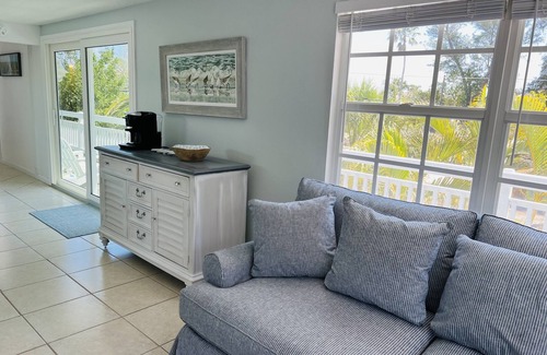 Ilexhurst Condo | GREAT LOCATION! Peaceful & Tropical Condo Steps to Beautiful Holmes Beach, AMI!