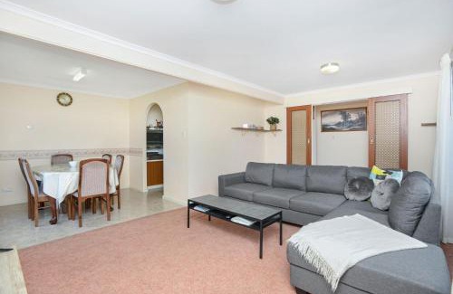 Victor Harbor House | Great Location Stay and Relax