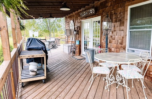 Geneva House | Great location to enjoy winery hopping, and close to the Spire Institute!