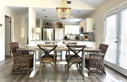 Demere Park House | Great Location-Close to Everything. Adorable 3 BD/3 Bath Cottage with Pool!