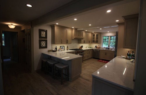 Stratton Mountain House | Great location!Walk to trail 3 min.President 10% discount cfm by Dec, 5 day min.