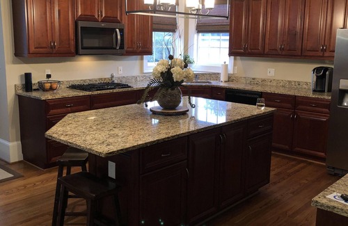Evans House | Great master rental!