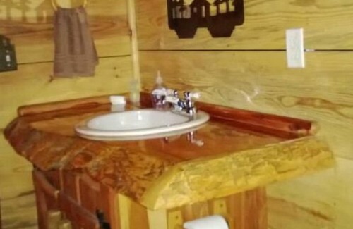 Fifty-Six Cabin | Great Oaks Cabins, Cabin 4