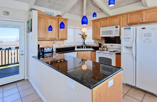 Watsonville House | GREAT OCEAN VIEWS, OFF SEASON SPECIAL 4 NIGHTS FOR 2 - BEAUTIFUL HOME!