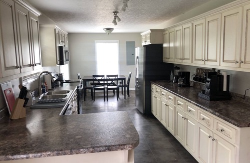 Russell Springs House | Great place to gather near Lake Cumberland