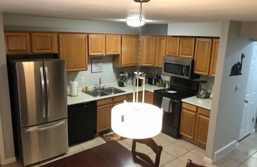 Layton House | Great PRIVATE Family HOME! Big 3 Bed 3 Bath Private Yard