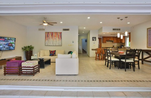 Puerto Aventuras House | Great Private 4 bed 3 full baths, just mins from the beach