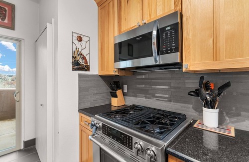 Santa Fe Condo | Great Rates | Artistic Condo Near Plaza | Views | Extended Stays