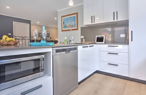 Currarong Apartment | Great rates for a Currarong luxury ground floor apartment.