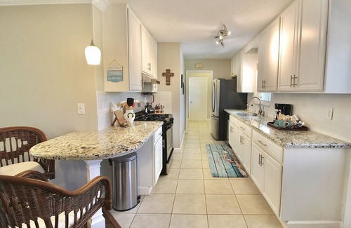 Stuart House | Great rates - Great location with firepit, private yard and outdoor shower
