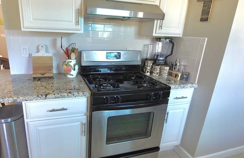 Stuart House | Great rates - Great location with firepit, private yard and outdoor shower