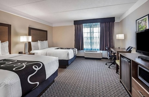 Doral Hotel | Great Relaxing Overnight Stay! 2 Convenient Units, Free Breakfast, Pools