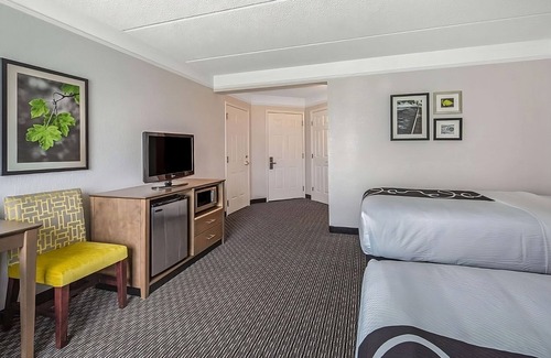 Doral Hotel | Great Relaxing Overnight Stay! 2 Convenient Units, Free Breakfast, Pools