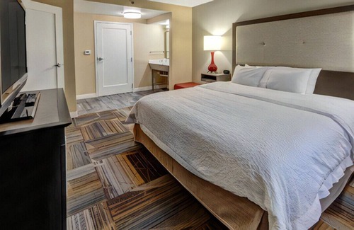 Wolfchase House | Great Room for Your Romantic Escape! Pool, Gym