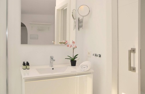 Santa Cruz de Tenerife Apartment | Great studio penthouse of 25 m2, with a large and terrace overlooking the sea and all of Santa Cruz
