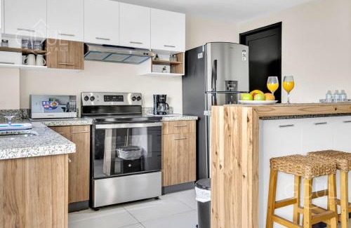 San Salvador Apartment | Great San Salvador views at Los Planes wifi and Ac