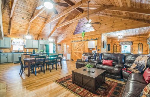 Kodak House | Great Smoky Mountain, Hot Tub, Mins to Dollywood