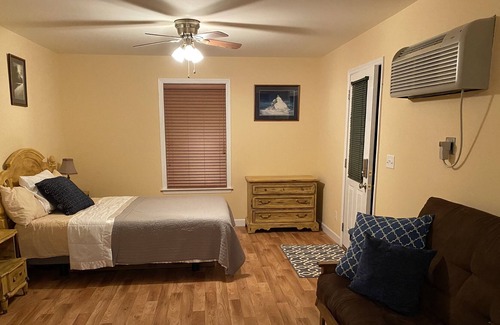 South Pittsburg Apartment | Great studio overlooking the Tennessee River