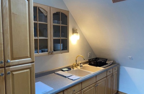 Milwaukee Apartment | Great Upper Apartment