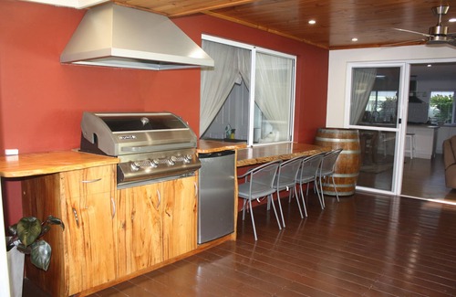 Dunsborough House | Great value family home located near skate park, playing fields and town