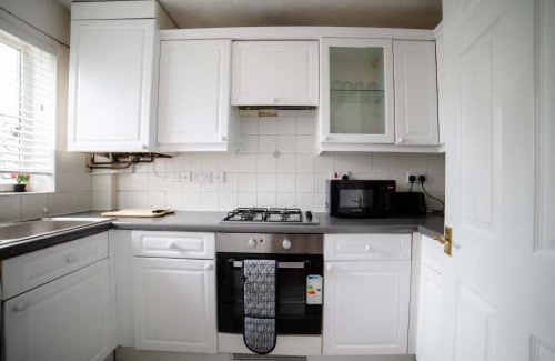 Thames Apartment | Great Value for Contractors, Groups, Families Stay Call Today OneStop Property Management Barking