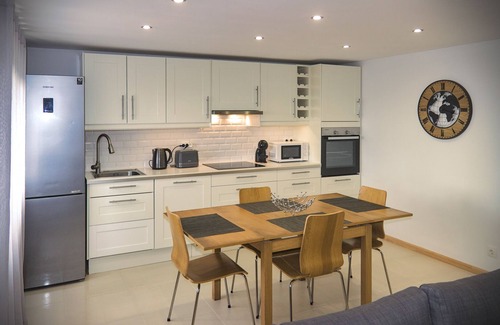 Praia da Vitoria Condo | Great View Apartment (AL)
