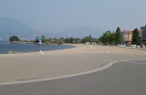North End Apartment | Great waterfront property down town Kelowna