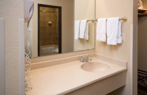 Anaheim Resort Resort | Great Wolf Lodge Anaheim, CA