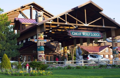 Lake Delton House | Great Wolf Lodge Wisconsin Dells - Amazing Resort w/Indoor Park Fun Included!