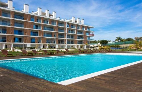 Correeira Apartment | Green 3 Apartment - Luxurious & Playground & Garage
