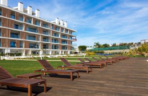 Correeira Apartment | Green 3 Apartment - Luxurious & Playground & Garage