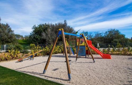 Correeira Apartment | Green 3 Apartment - Luxurious & Playground & Garage
