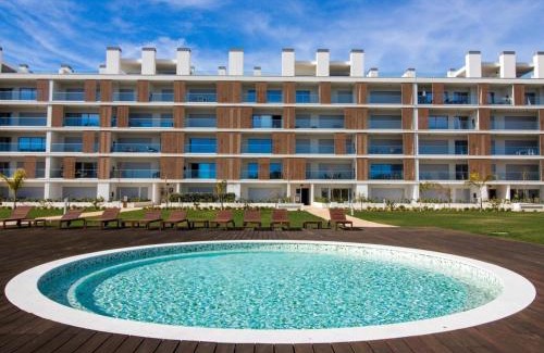 Correeira Apartment | Green 3 Apartment - Luxurious & Playground & Garage