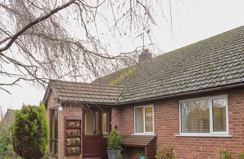 Yarpole Cottage | GREEN ACRES, pet friendly, character holiday cottage in Yarpole