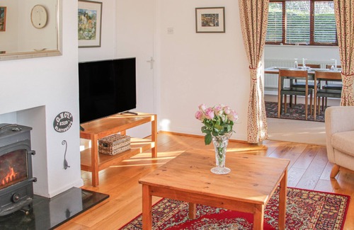 Yarpole Cottage | GREEN ACRES, pet friendly, character holiday cottage in Yarpole