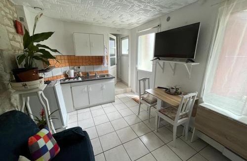 Loches Apartment | Green and quiet studio