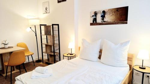 Neukoelln Apartment | Green Apartment KM2 XL Studio with terrace