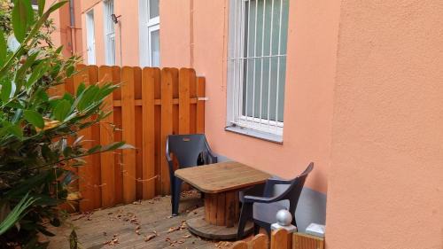 Neukoelln Apartment | Green Apartment KM4 Studio with terrace