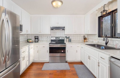 Green Bay House | 𝑮𝒓𝒆𝒆𝒏 𝑩𝒂𝒚 𝑶𝒂𝒔𝒊𝒔 Sleeps 8
