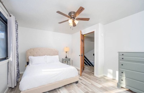 Green Bay House | 𝑮𝒓𝒆𝒆𝒏 𝑩𝒂𝒚 𝑶𝒂𝒔𝒊𝒔 Sleeps 8