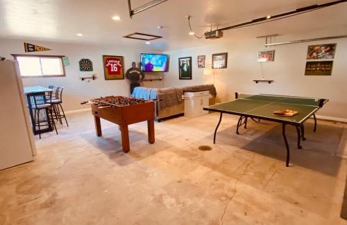 Green Bay House | Green Bay Packer Game House or Resch Expo less than 1 mile from Lambeau Field