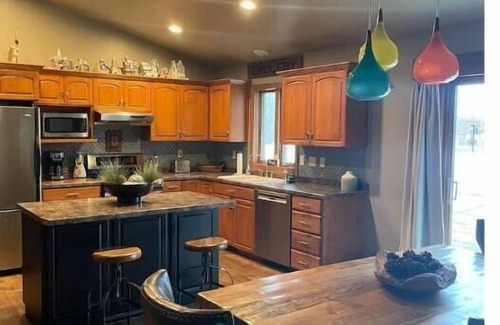 Ashwaubenon House | Green Bay's Hometown Hideaway